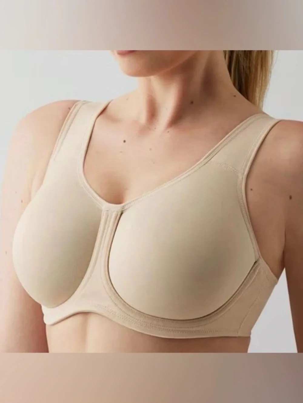 WACOAL Underwire High Impact Sports Bra Beige/Nude size 36C